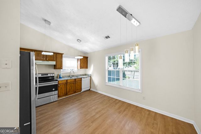 2315 Oakland Spring Drive, Snellville, GA 30039