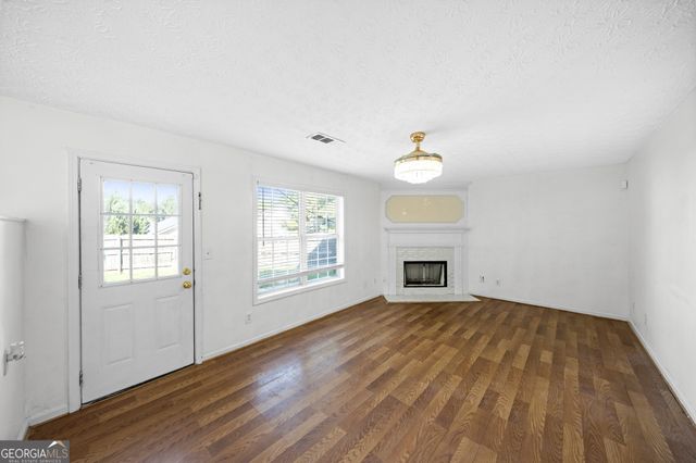 2315 Oakland Spring Drive, Snellville, GA 30039