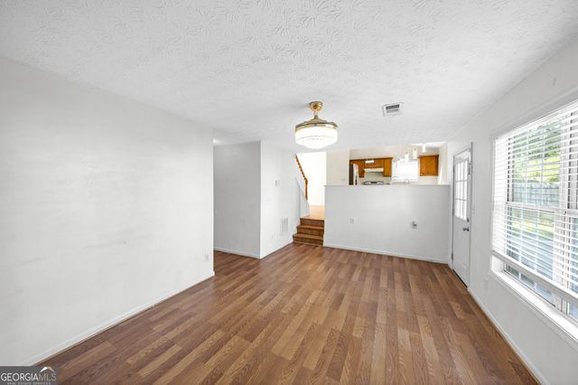 2315 Oakland Spring Drive, Snellville, GA 30039