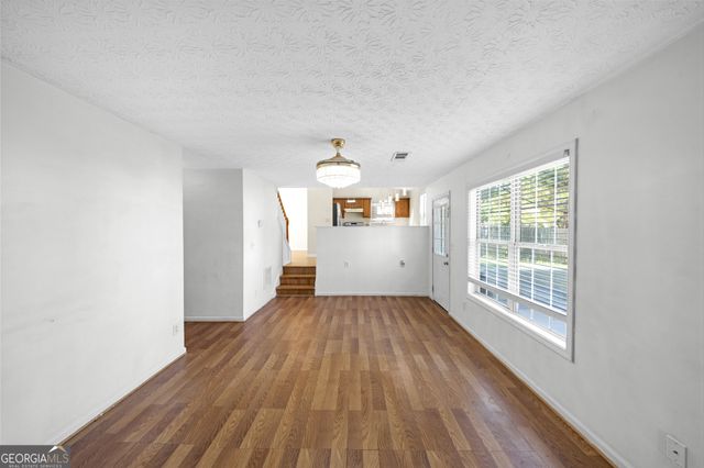 2315 Oakland Spring Drive, Snellville, GA 30039