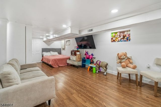 241 Brighton Ave, East Orange City, NJ 07017