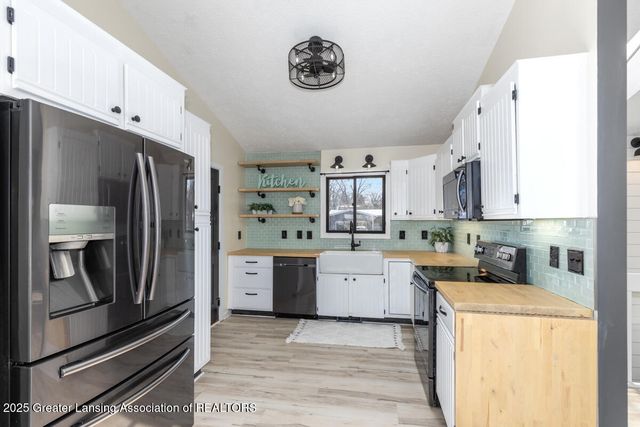 10273 Burgundy Boulevard, Dimondale, MI 48821