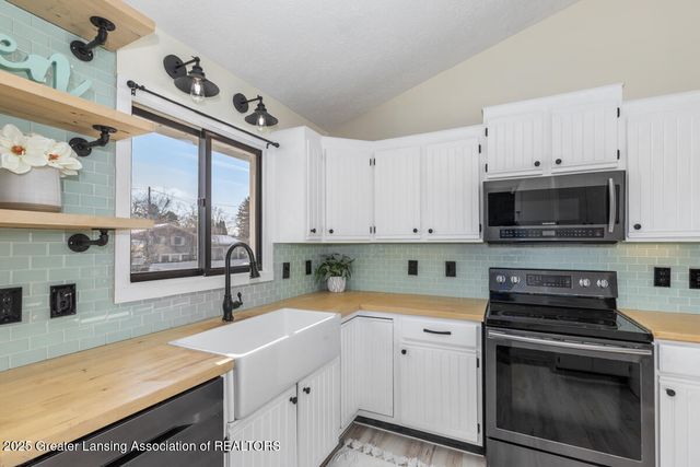 10273 Burgundy Boulevard, Dimondale, MI 48821