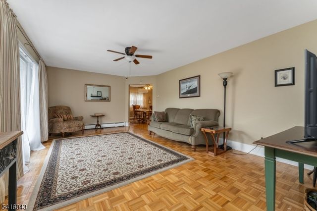 206 Liggett Blvd, Pohatcong Twp., NJ 08865