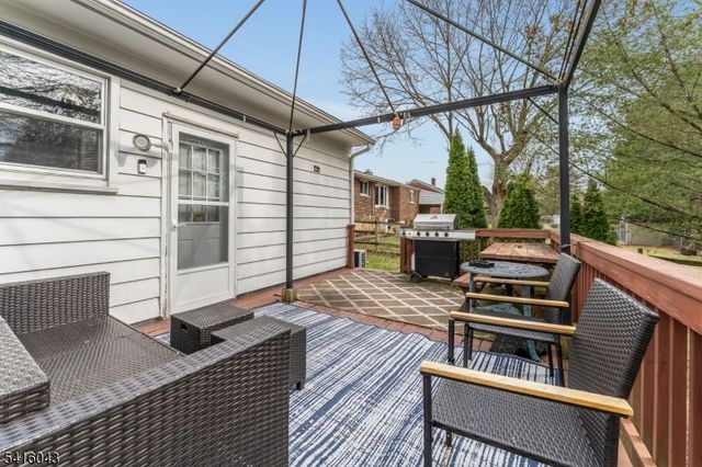 206 Liggett Blvd, Pohatcong Twp., NJ 08865