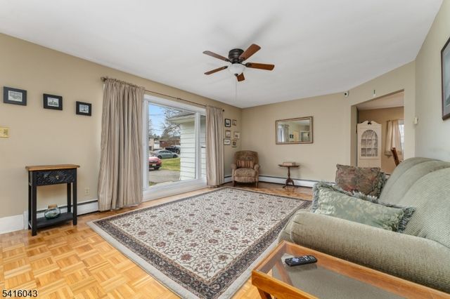 206 Liggett Blvd, Pohatcong Twp., NJ 08865