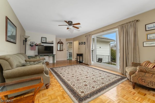 206 Liggett Blvd, Pohatcong Twp., NJ 08865