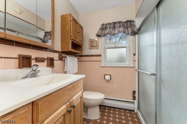 206 Liggett Blvd, Pohatcong Twp., NJ 08865