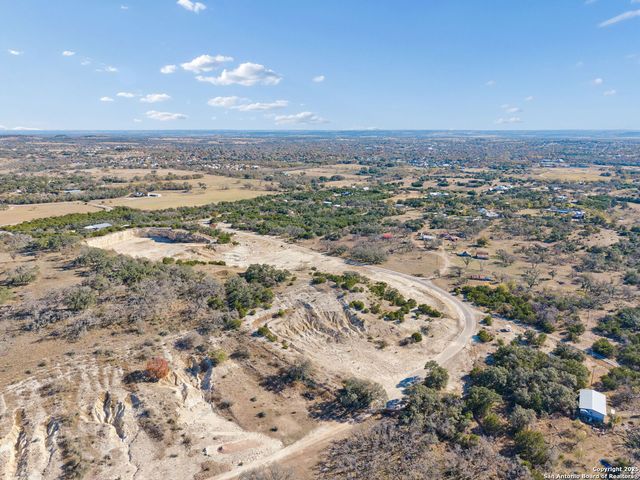 944 Metzger, Fredericksburg, TX 78624