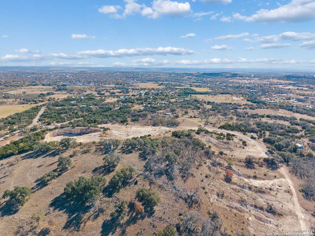 944 Metzger, Fredericksburg, TX 78624