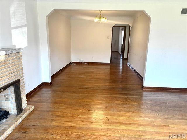 1146 Moorlands Drive, St Louis, MO 63117