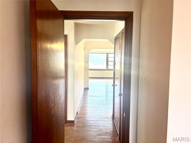 1146 Moorlands Drive, St Louis, MO 63117