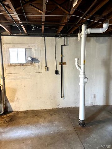 1146 Moorlands Drive, St Louis, MO 63117