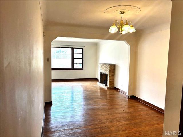 1146 Moorlands Drive, St Louis, MO 63117