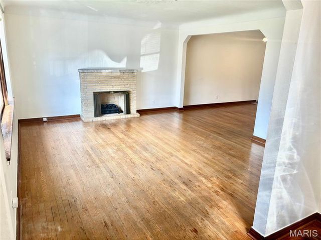 1146 Moorlands Drive, St Louis, MO 63117