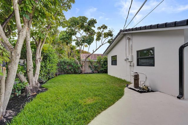 5561 NE 26th Avenue, Fort Lauderdale, FL 33308