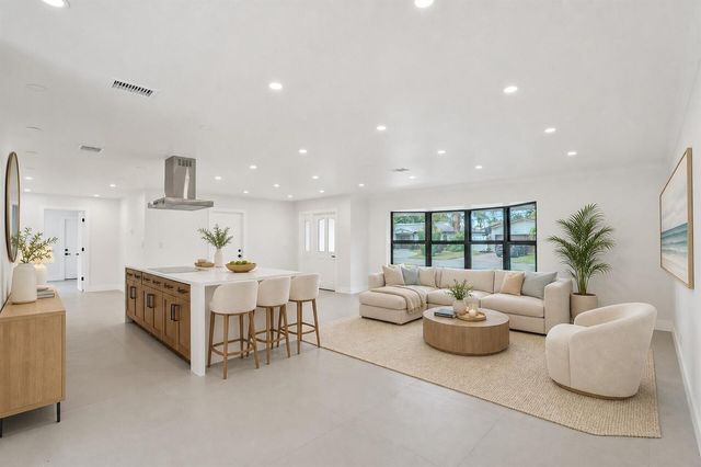 5561 NE 26th Avenue, Fort Lauderdale, FL 33308