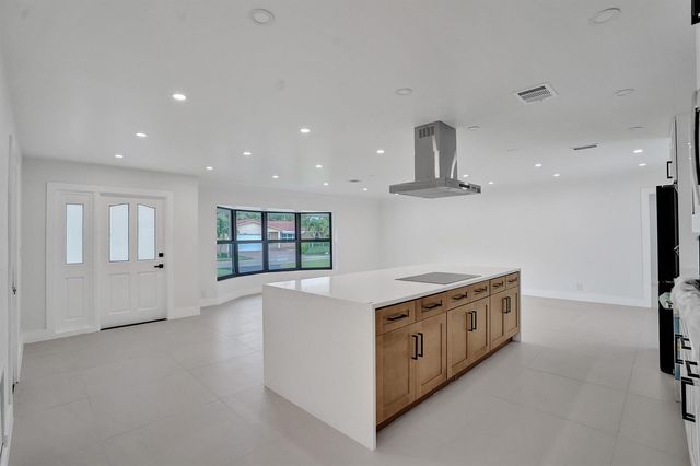 5561 NE 26th Avenue, Fort Lauderdale, FL 33308