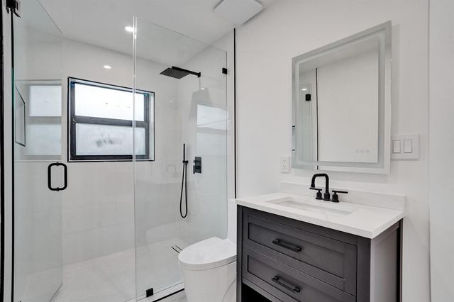 5561 NE 26th Avenue, Fort Lauderdale, FL 33308