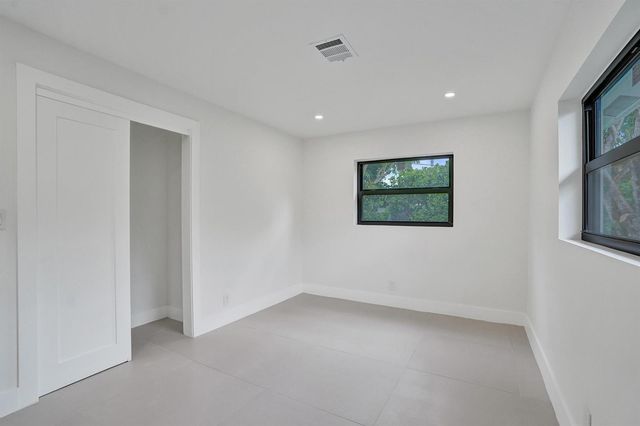 5561 NE 26th Avenue, Fort Lauderdale, FL 33308