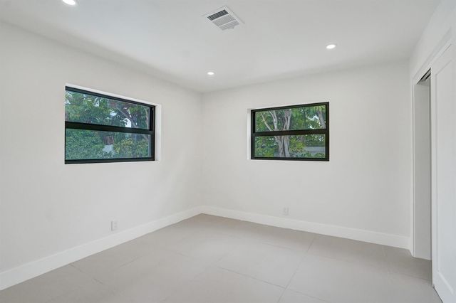 5561 NE 26th Avenue, Fort Lauderdale, FL 33308