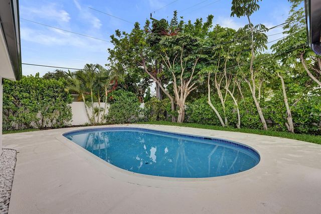 5561 NE 26th Avenue, Fort Lauderdale, FL 33308