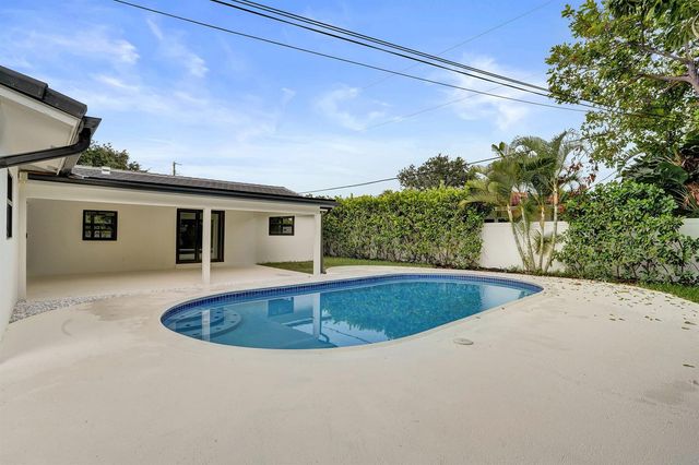 5561 NE 26th Avenue, Fort Lauderdale, FL 33308