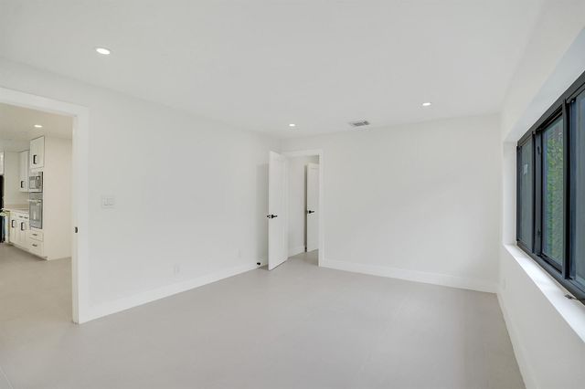 5561 NE 26th Avenue, Fort Lauderdale, FL 33308