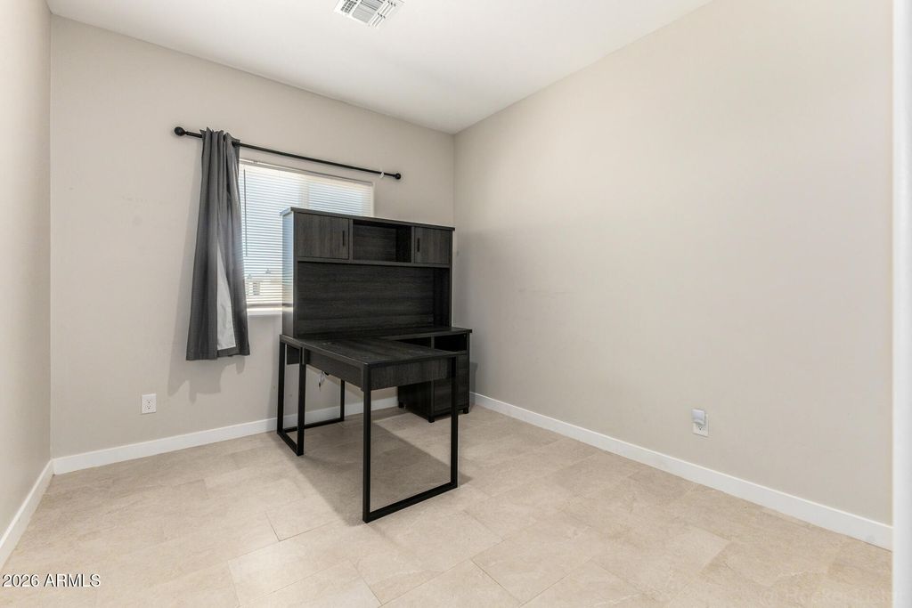 Image 13 of property listing at 10019 W MONACO Boulevard, Arizona City, AZ 85123