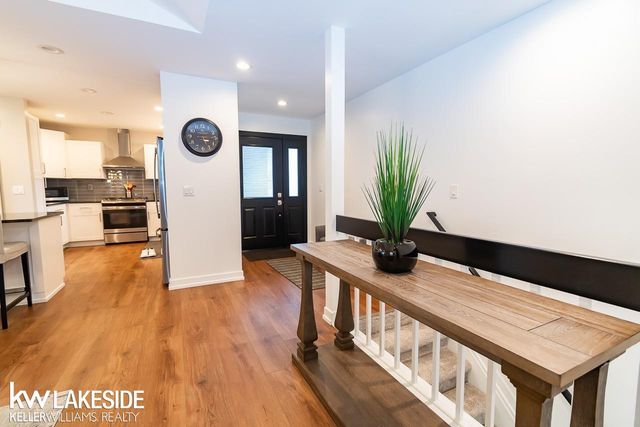 42565 Leonardo's Way, Clinton Twp, MI 48038