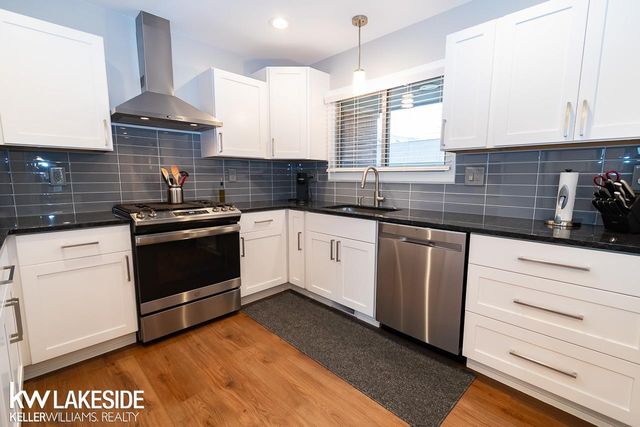 42565 Leonardo's Way, Clinton Twp, MI 48038