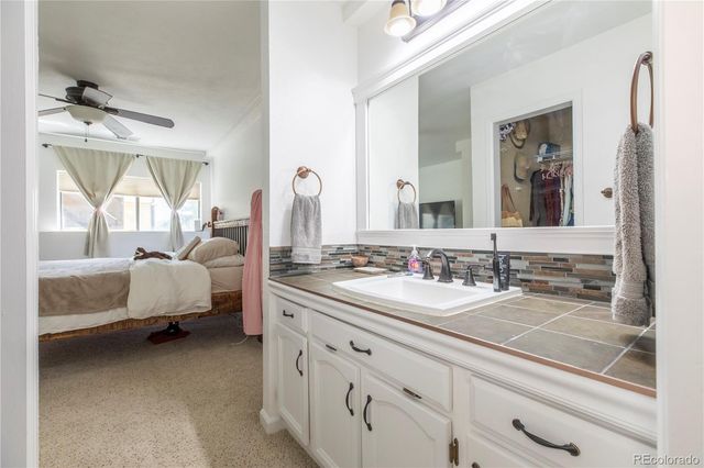 1148 S Newland Place, Lakewood, CO 80232