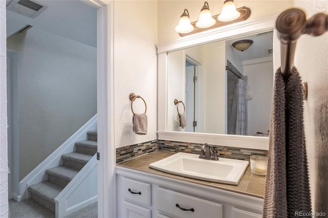 1148 S Newland Place, Lakewood, CO 80232