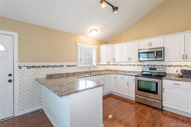 1148 S Newland Place, Lakewood, CO 80232