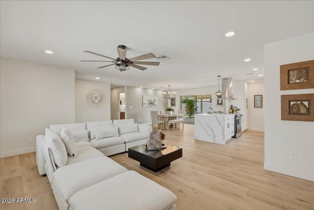 8649 E STARLIGHT Way, Scottsdale, AZ 85250