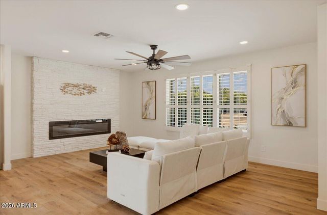 8649 E STARLIGHT Way, Scottsdale, AZ 85250