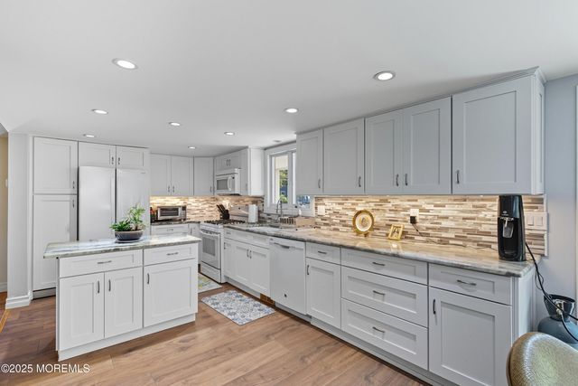 102 Colts Neck Road, Farmingdale, NJ 07727