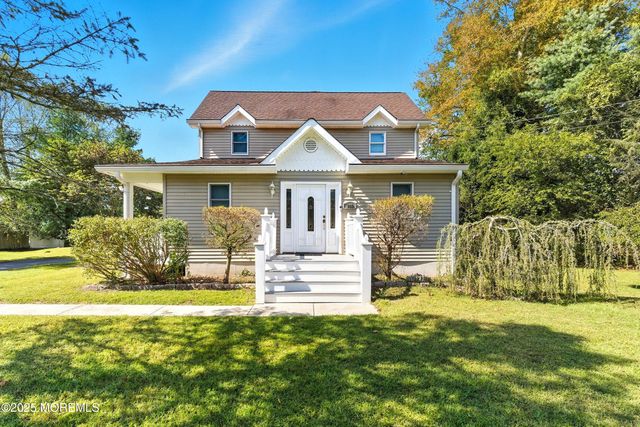 102 Colts Neck Road, Farmingdale, NJ 07727