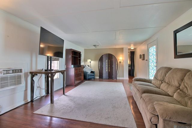 37230 R & R Dr, Walker, LA 70785