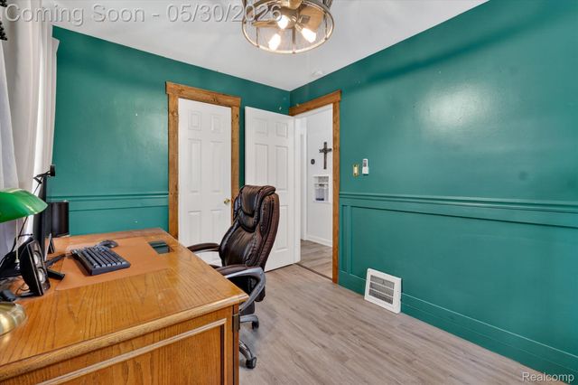 4048 Niagara Street, Wayne, MI 48184