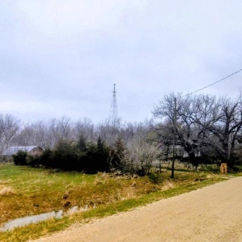 10651 O Avenue, Parkersburg, IA 50665