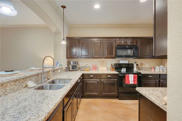 3201 Cullen Trail, College Station, TX 77845