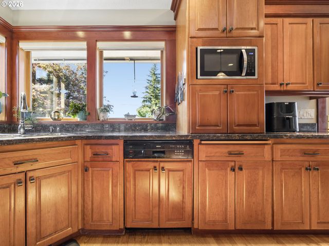 37950 Se JONSRUD Ln, Sandy, OR 97055