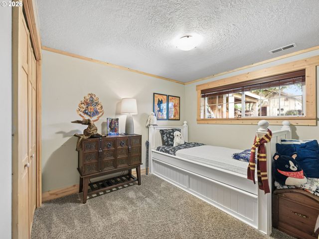 37950 Se JONSRUD Ln, Sandy, OR 97055