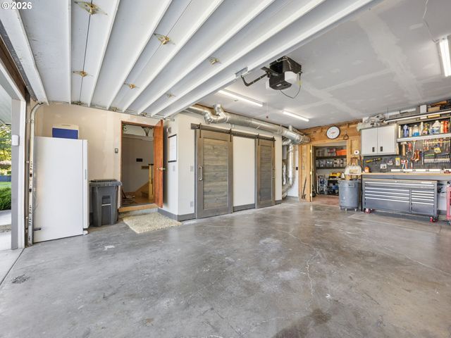 37950 Se JONSRUD Ln, Sandy, OR 97055