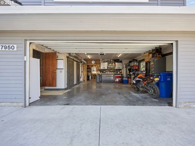 37950 Se JONSRUD Ln, Sandy, OR 97055