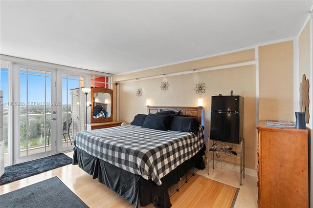 1351 NE Miami Gardens Dr PH15E, Miami, FL 33179