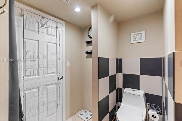 1351 NE Miami Gardens Dr PH15E, Miami, FL 33179