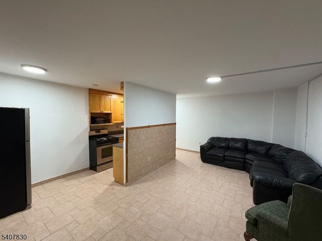 704 North Broad St. 6D D, Elizabeth City, NJ 07208