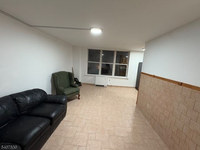 704 North Broad St. 6D D, Elizabeth City, NJ 07208